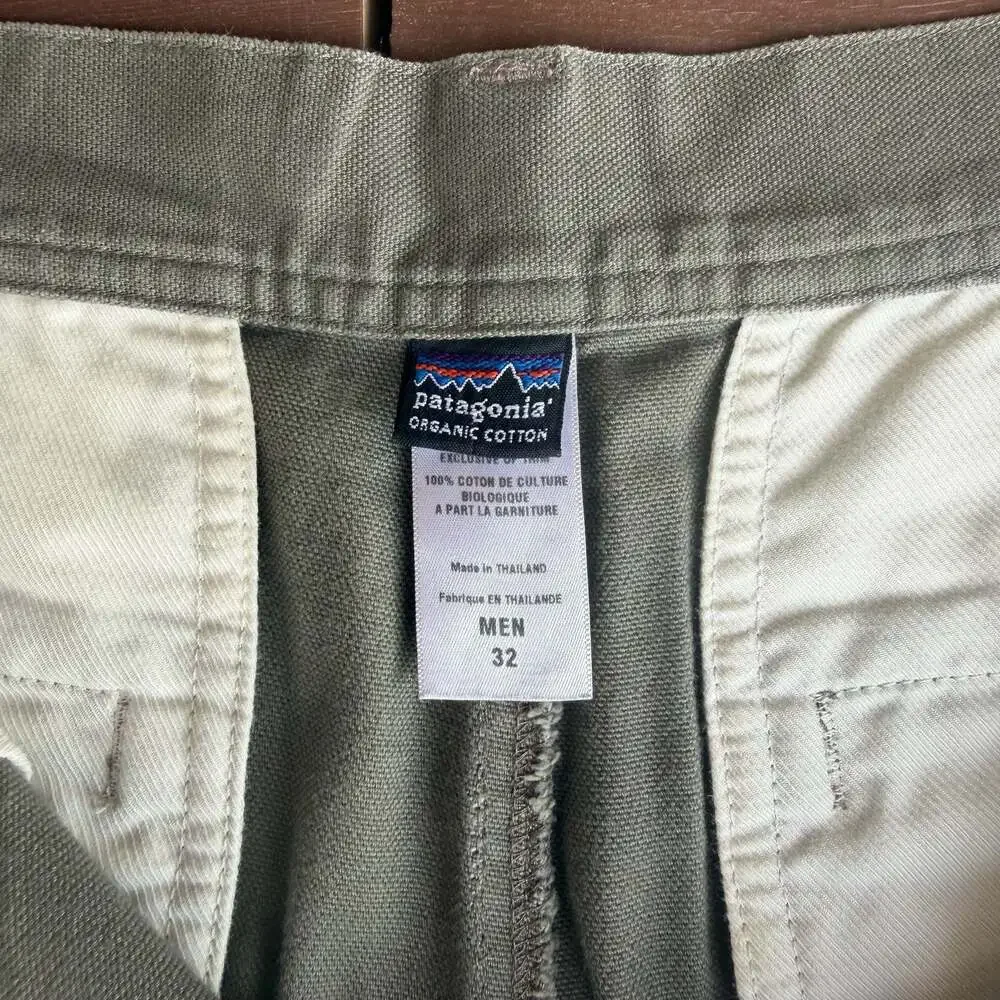 Patagonia Organic Cotton Green Canvas Utility Cargo Shorts Men's Size 32